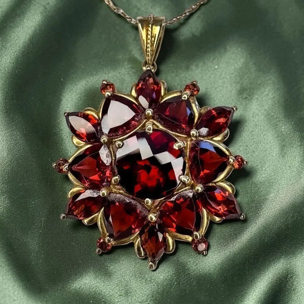 VINTAGE- 10K Gold -Bohemian Garnet Cluster Necklace -19"- 10CT - Natural Garnets